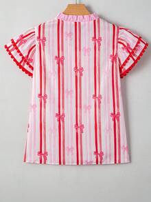 Sweet & Retro Summer Blouse: Featuring Pink Ric Rac Trim, Flirty Ruffle Sleeves, And A Charming Bow Tie, This V-Neck Stripe Shirt Is Pure Playful Charm For A Dazzling Summer. - 淺粉色 - 查看 3