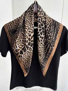 1pc Luxury Brand Leopard Print Bandana Square Scarf Women's Imitation Silk Scarf Casual Versatile Decoration Small Neck Scarf - 棕色 - 查看 3