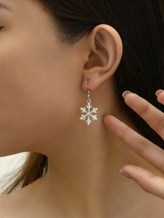 1 Pair Elegant White Snowflake Earrings For Women, Suitable For Christmas Holiday Wear Or Gift