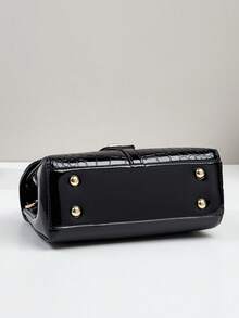 1pc Fashionable And Casual Mirrored Crocodile-Grain Ladies' Handbag, Single-Handed, Crossbody, Or Shoulder-Length, With A Flip-Lock Closure And Exquisite Small Square Bag