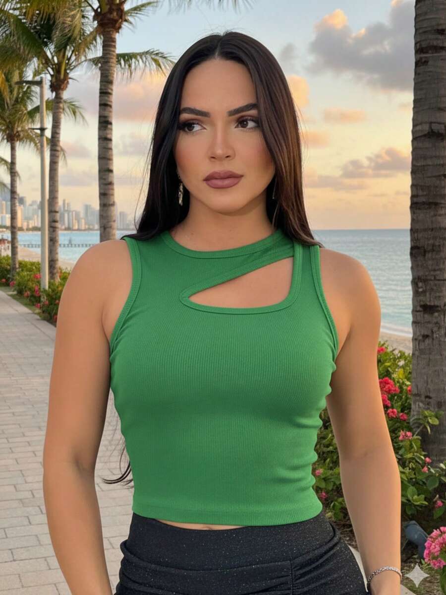 Women's Ribbed Cropped Top With Bust Cutout - Comfortable, Casual, Versatile,  Spring/Summer Fashion - 綠色 - 查看 1