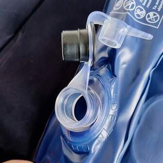 PVC-flockad uppblåsbar madrass för utomhuscamping, slumpmässig färg, hopfällbar bärbar uppblåsbar liggunderlag, ingen elektricitet, ingen uppblåsningsanordning ingår