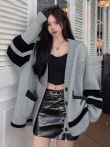 甜美学院风V领开衫毛衣，饰有字母刺绣，女士款 - 灰色 - 查看 1