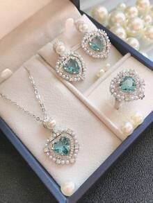 Set da 4 pezzi di collana, orecchini e anelli con pendente a forma di cuore in acciaio inossidabile e perle di colore azzurro chiaro, accessori di moda da donna, adatti per banchetti, feste, uscite quotidiane e pendolarismo