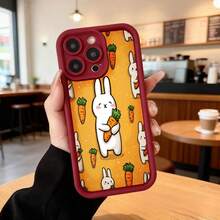 Cubierta de teléfono con borde negro y diseño de conejo blanco con zanahorias sobre fondo naranja para iPhone 13 Pro Max estilo kawaii ideal para uso diario en cafeterías y salas de estar Aplicable a los teléfonos de la serie Apple y Galaxy - Blanco - Ver 5