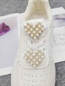 2pcs Gold Resin Panda Shoelace Charms, DIY Decor Shiny Rhinestone Heart Shaped Shoelace Buckle Accessories, Detachable Faux Pearl Flower Shoe Clips Suitable For Women's Lace-Up Sneakers & Boots, Christmas, Halloween, Valentine's Day, Birthday, Holiday Party Gifts (Shoes Not Included)
