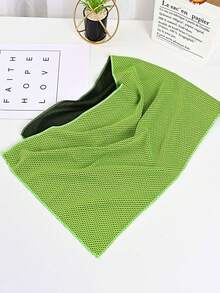 清凉运动毛巾 户外健身跑步毛巾 透气速干吸汗冷毛巾 颈部和面部冷毛巾 柔软透气 男女通用 适用于高尔夫、瑜伽、运动、健身房锻炼、露营等多种活动 健身必备清凉工具