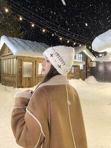 1顶时尚手工钩织羊毛帽，女士冬季保暖护耳白色针织防寒帽 - 白色 - 查看 2