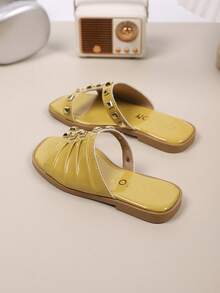 Children Fashion Outdoor Sandals Summer Square Toe Flat Shoes Strap Sandals New Style Girls Shoes Stylish Beach Slippers - Yellow - View 3