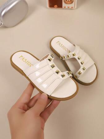 Children Fashion Outdoor Sandals Summer Square Toe Flat Shoes One-Strap Sandals New Style Girls Shoes Stylish Beach Slippers