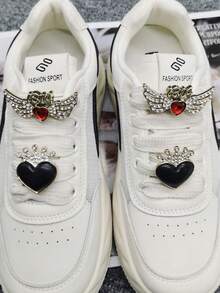 2 pezzi Accessori di lusso per lacci delle scarpe: ciondolo con corona ad ali colorate in ABS, fibbia con strass a forma di cuore, molletta decorativa con perla artificiale rimovibile, adatti per sneaker, stivali, Natale, Ognissanti, San Valentino, compleanni, feste (scarpe non incluse) - Multicolore - Visualizzare 6