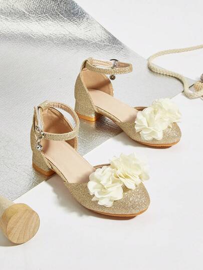 زوج من أحذية الحفلات الأنيقة والمتنوعة للبنات ذات كعب سميك مرتفع بتصميم مفتوح وأزهار من جلد البولي يوريثان، مناسبة للربيع والصيف والخريف