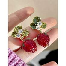 RIINHOO 1 Pair Red Strawberry Dangle Earrings, Women Fashion Accessories, Holiday Gift - 紅色 - 查看 3