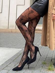 1双加大码女士渔网袜，法式复古蕾丝花卉图案长筒袜，性感优雅朋克摇滚风渔网连裤袜，适合假日、派对、正式场合 - 黑色花藤 - 查看 3