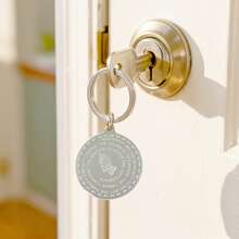 1pc Stainless Steel Blessing Hand Keychain, Unisex Key Ring, Bag Charm, Car Key Accessory, Suitable As Gift