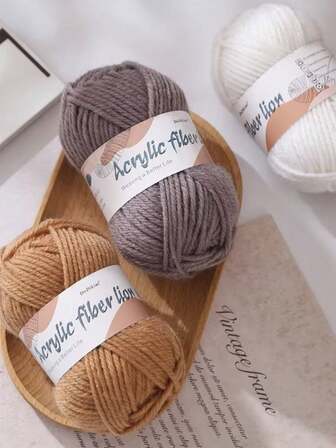 1 Skein Of Medium Thickness Super Soft Polyester Yarn, Random Color Mix, High Quality Durable Twill Fabric, Suitable For Crocheting And Knitting, Ideal For Beginners, Can Be Used For Crocheting, Knitting, Handmade, Scarves, Rings, Graduation Gifts, Etc.