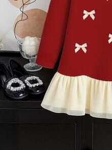 Girls Autumn Dress With Delicate Lace Collar, Cute Bowknot Ribbon, And Mesh Skirt Hem Design