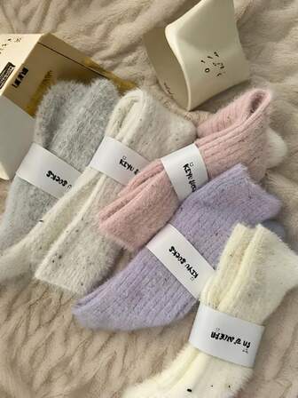 3/5/8 Pairs Women Autumn/Winter Thickened Plush Socks, Fashionable Faux Fur Warm Socks, Versatile Fluffy Crew Socks, Soft & Comfortable