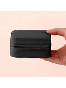 1个旅行首饰收纳盒，简约旅行居家首饰收纳盒，便携式多隔层整理盒，可收纳耳环、戒指、手镯、项链等首饰，轻巧便携，时尚个性化皮革首饰收纳盒，女士旅行必备纪念品盒，送给她的完美礼物，适合伴娘、度假、商务旅行、周末短途旅行、日常使用、节日礼物、圣诞节、周年纪念日、生日、派对饰品收纳，时尚便携式首饰整理盒