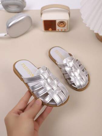 Children Fashion Outdoor Sandals Summer Square Toe Flat Shoes One-Strap Sandals New Style Girls Shoes Stylish Beach Slippers
