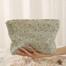 1pc Green Floral Pattern Corduroy Cosmetic Bag With Zipper, Portable Makeup Pouch, Multifunctional Toiletry Organizer With Inner Lining, Polyester, Random Print Design, Travel Toiletry Makeup Bag , Makeup Room Decor - Green - View 6