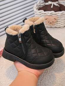 2026新款儿童绗缝雪地靴，一双装。鞋面：菱形绗缝设计，白色皮革/织物材质，易于清洁；内里：加厚保暖内里，毛领，保暖；结构：侧拉链设计，方便穿脱；平底软底，适合儿童行走。 - 黑色 - 查看 3