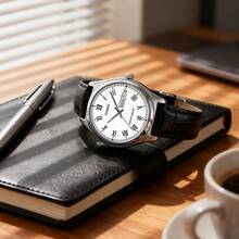 Casio Herren-Quarzuhr mit Lederarmband, weißem Zifferblatt mit römischen Ziffern, Datumsanzeige und drei Zeigern. Analoge Uhr, geeignet für Alltag, Freizeit und andere Anlässe. Modell: MTP-V006L-7B