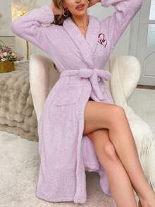 Roupão feminino de pelúcia com bordado de coração macio, roupão de lã confortável, roupão de manga comprida quente e respirável com bolsos e cós elástico, perfeito para outono e inverno, caimento solto e confortável, presente de Natal ideal, roupão confortável feito de lã coral durável, decoração quente de inverno