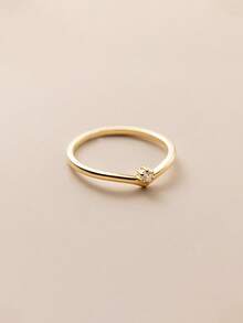 Minimalistyczny pierścionek z cyrkonii sześciennej w pudełku prezentowym, odpowiedni do codziennego noszenia przez kobiety, doskonały wybór na prezent