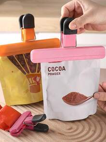 Kẹp khoai tây chiên, Kẹp niêm phong cho các túi thực phẩm khác, Có thể sử dụng để niêm phong túi thực phẩm trong nhà bếp, Để bảo quản thực phẩm, Kẹp đồ ăn nhẹ, Kẹp niêm phong dụng cụ nhà bếp, Giữ các tài liệu quan trọng được sắp xếp trong văn phòng, Đa năng và thiết thực, Không thể thiếu trong bất kỳ gia đình nào, Không thể thiếu cho quà tặng Giáng sinh, du lịch và bảo vệ thực phẩm tại nhà khỏi độ ẩm - màu xanh lá - Xem 2