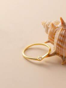 Minimalistyczny pierścionek z cyrkonii sześciennej w pudełku prezentowym, odpowiedni do codziennego noszenia przez kobiety, doskonały wybór na prezent