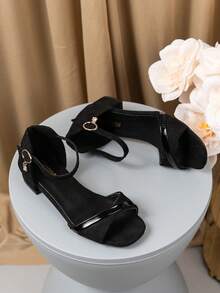 1双时尚儿童凉鞋，2026新款儿童高跟凉鞋，镶钻蝴蝶凉鞋，公主风凉鞋，波西米亚风凉鞋，适合休闲、度假、派对和婚礼等场合 - 黑色 - 查看 3