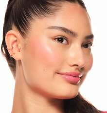 essence - Pack Bálsamo Tinte Juicy Berry (3g) + Aceite Labial Hydra Kiss Pink Champagne (4ml), Hidratación, Brillo y Color Natural - 1 - Ver 9