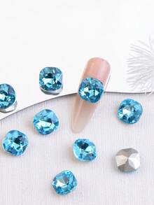 30/50/100 قطعة من الأحجار الكريستالية المتلألئة والحادة القاع بأشكال الماس الملونة لتزيين الأظافر في فصلي الخريف والشتاء، مجوهرات أظافر ملونة وأحجار كريمة زرقاء وأحجار ليزر ملونة وأحجار كريمة مرصعة بالأحجار الكريمة الزرقاء والملونة