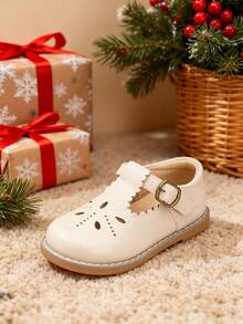 A Pair Of Beige Shoes With Maple Leaf,T-Strap,Metal Buckle - Leather Shoes,Oxford Shoes,Loafer Shoes,Flat Shoes Kids Shoes,Shoes,Girls Shoes,Girl Shoes,Zapatos De Niña,Toddler Girl Shoes,Kid Shoes,Zapatos Para Niñas,Shoes For Girls,Zapatos De Niño,Zapatos,Zapatos Para Niña,Kids,Shoes Kids,Zapatos De Niñas,Zapatos Para Niños,Little Girl Shoes,Zapatos Niña,Zapatos De Niños,Girls Dress Shoes,Girls,Flats,Zapatos Niñas,Toddler Girl,Shoes Girls,Loafers For Toddler & Little Girls & Little Boys | Ideal For School Day,Field Trip,After-School Playdate,Birthday Party,Family Brunch,Picnic,Church Service,Holiday Gathering,Art Class,Library Visit,Park Stroll,Weddings,Outings,Special Occasions,Christmas,New Year Celebrations - 米色 - 查看 2