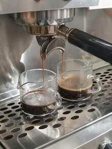 1pc/2pcs Double Spout Glass Coffee Cup With Insulated Handle, Espresso Cup, Small Glass Coffee Cup, Transparent Glass Measuring Cup, Milk Cup, Italian Kawada Espresso Extraction Cup, Espresso Accessories, Glass Sauce Boat, Transparent Creamer, Sugar Bowl, Classic Handled Creamer, Ideal For Home, Office And Cafe Use In Summer, Kitchen Drinkware, Afternoon Tea Party And Dessert, Gift For Mom, Back To School Essential - Multicolor - View 3