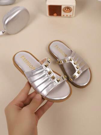 Children Fashion Outdoor Sandals Summer Square Toe Flat Shoes One-Strap Sandals New Style Girls Shoes Stylish Beach Slippers