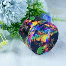 1个色彩鲜艳的卡通造型研磨器 - 锌合金材质，是圣诞节、生日、新年、情人节和家庭礼物、派对用品、礼品的理想之选 | 趣味设计 | 耐用研磨器 - 彩色 - 查看 4