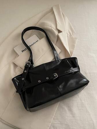 1个复古大容量手提包，通勤超大腋下包，时尚摩托车女包，PU纯色油蜡皮革，带肩带装饰，拉链封口，女士单肩包，适合工作、大学生背包、短途旅行、度假、购物、商务等场合，日常使用皆宜。