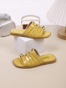 Children Fashion Outdoor Sandals Summer Square Toe Flat Shoes Strap Sandals New Style Girls Shoes Stylish Beach Slippers - Yellow - View 4