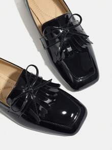 女士平底乐福鞋，饰有蝴蝶结流苏，黑色方头，百搭时尚，软底英伦风休闲一脚蹬鞋，秋季新品系列 - 黑色 - 查看 7