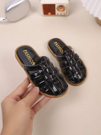 Children Fashion Outdoor Sandals Summer Square Toe Flat Shoes One-Strap Sandals New Style Girls Shoes Stylish Beach Slippers