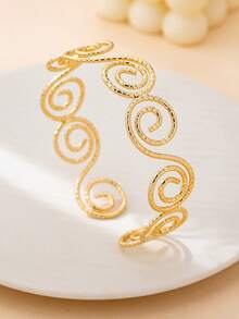 1 pieza Brazalete de metal hueco de color dorado con plato de incienso de estilo bohemio, adecuado para uso diario, vacaciones y atuendos de fiesta de mujeres