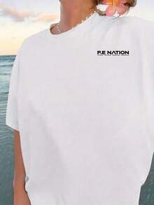 1 Pcs Women's P.E  NATION T-Shirt - Front And Back Printed Top, Breathable Round Neck Short Sleeve Casual T-Shirt, Suitable For Casual Outfits And Layering - Spring And Summer Clothing (Machine Washable) - White With Black Letters - Suitable For Physical Education And Casual Outfits - Women's Fashion T-Shirt With P.E Nation Letter, Loose Fit Suitable For Warm Weather, Women's Tops And Shirts, Women's Tops, Women's T-Shirts, Women's Tops, Women's Tops And Shirts, Women's Shirts, Christmas, Women's T-Shirts, Women's Tops, Women's  Clothing Comfortable - trắng - Xem 3