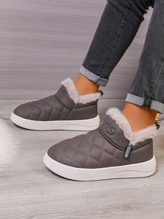 2025 New Winter Men's House Slippers, Casual One-Piece Solid Bottom Plush Warm Shoes, Thickened Lining [Recommend Ordering One Size Up], Father's Day Gift, Round Toe Rhombus Pattern Design Fleece Leather Waterproof Indoor/Outdoor Comfortable Warm Shoes, Chunky Sole Anti-Slip Warm Soft Bottom Cozy Coffee Brown Slip-On Shoes