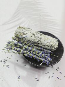 1/3 鼠尾草香薰套装，用于净化负能量、美化家居环境、营造愉悦氛围。套装包含迷迭香、薰衣草和白鼠尾草香薰棒，均为手工制作的加州鼠尾草熏香棒，适用于家居净化和冥想。薰衣草鼠尾草香薰棒套装配有熏香棒架，是节日礼物、家居装饰和辅助疗法的理想之选，也适用于瑜伽、冥想和放松。 - 彩色 - 查看 4