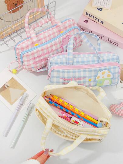 حقيبة قلم كبيرة السعة قطعة واحدة، حقيبة قلم قماشية عملية بسحاب وطباعة منقوشة بأنماط كرتونية جذابة، حقيبة قرطاسية ذات طبقتين لتخزين القرطاسية، حقيبة قلم بنمط منزل كرتوني، حقيبة قلم بنمط مكرون ملون، علبة قلم أنثوية أنيقة، حقيبة تخزين مسطرة، مستلزمات مدرسية وأدوات دراسية، هدايا بداية العام الدراسي الجديد