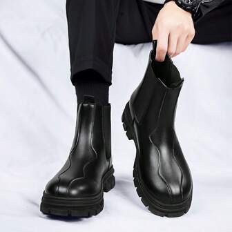 男士圆头英伦风格靴子，平底中筒靴，适合户外、摩托车、徒步旅行，尺码偏小 1 码