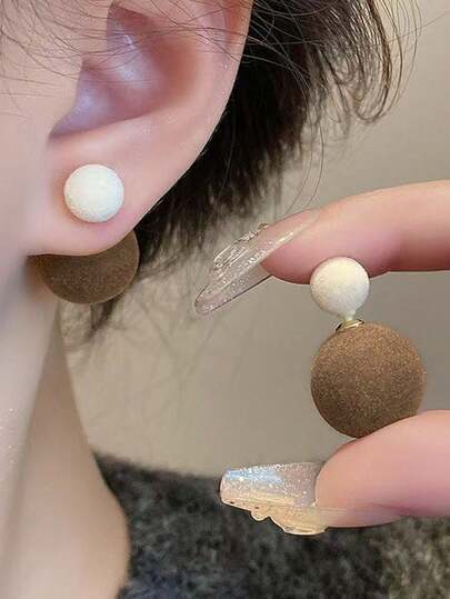 1 Pair Retro Reversible Faux Flocked Ball Stud Earrings, Dual-Wear Bicolor Design, Minimalist & Sweet, Suitable For Women's Daily And Holiday Wear, Autumn/Winter