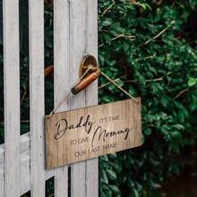 1 pieza Letrero de boda, placa de puerta principal de madera rústica, decoración de pared, es hora de que papá le dé a mamá nuestro apellido, regalo de soporte para anillos, porche, patio, casa de campo, cartel de madera colgante para exteriores - Multicolor - Ver 3